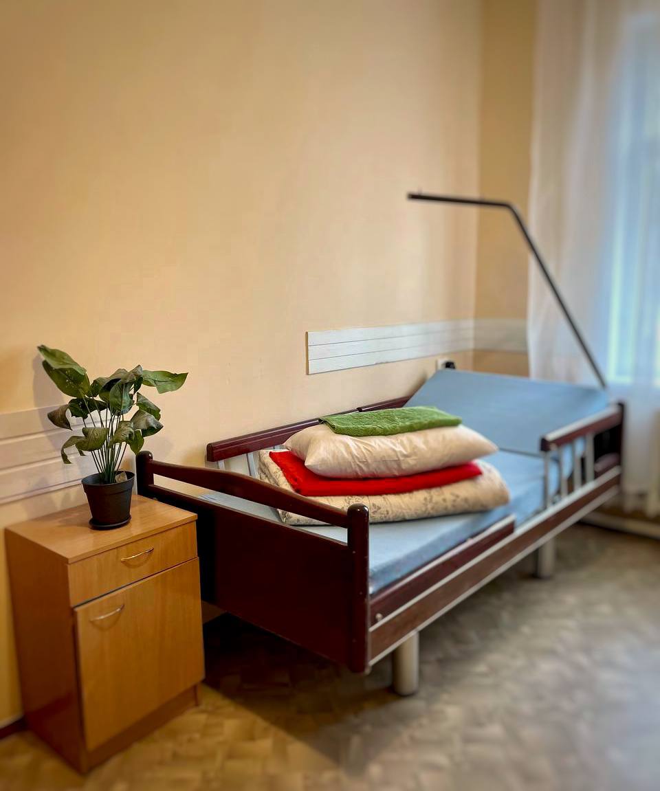 Тримісна кімната